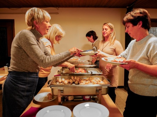 Dorpsrestaurants en Zoete namiddagen brengen bewoners samen