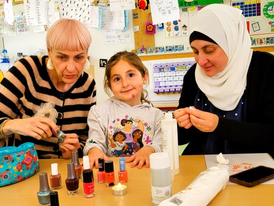 Hoe ouderactiviteiten en een sterke brugfiguur school en gezin verbinden